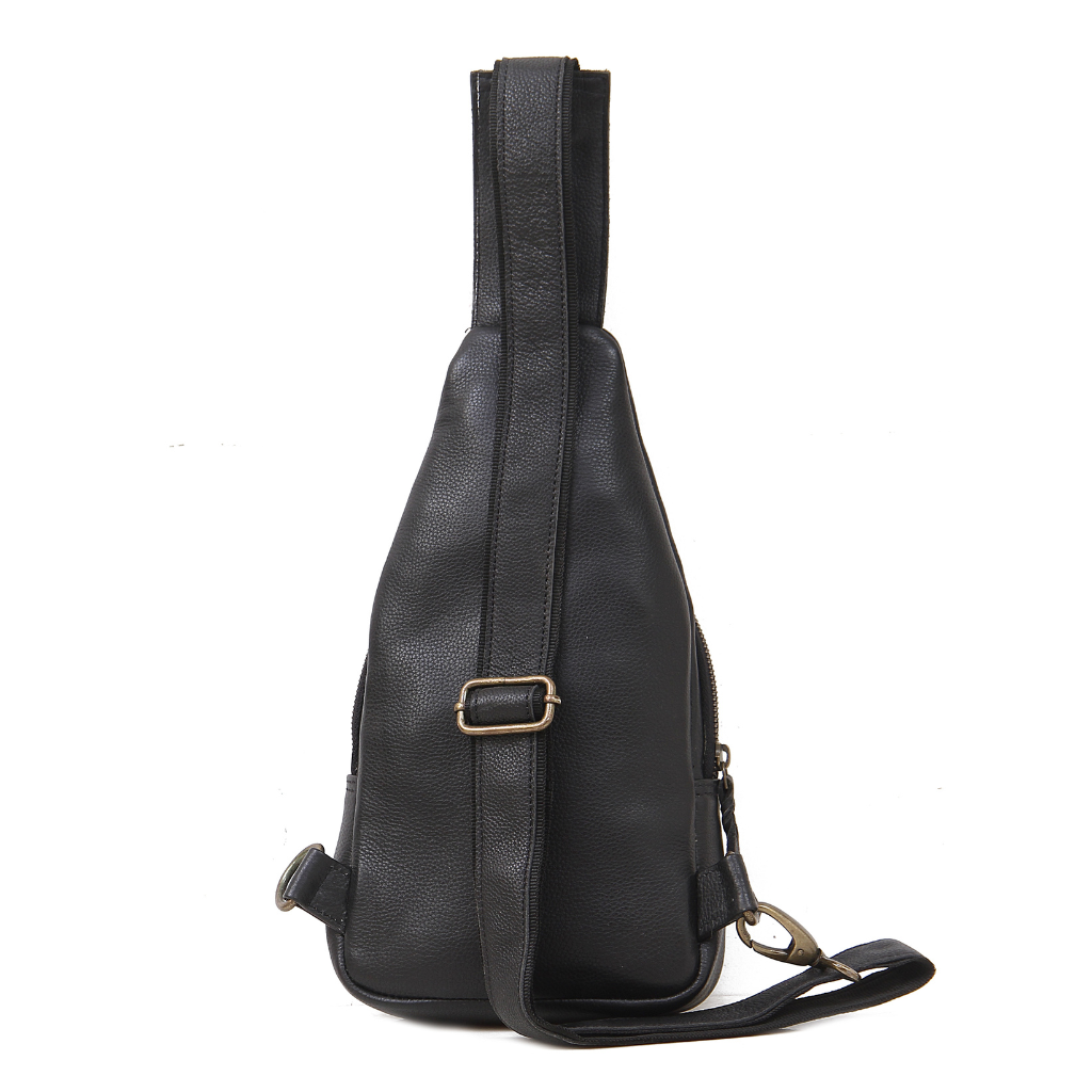 Men’s black leather crossbody sling bag with antique brass zipper and adjustable strap, made from sustainable Cow NDM leather by Tan Lerida